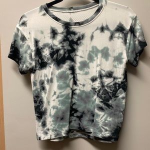 Lululemon cropped tshirt